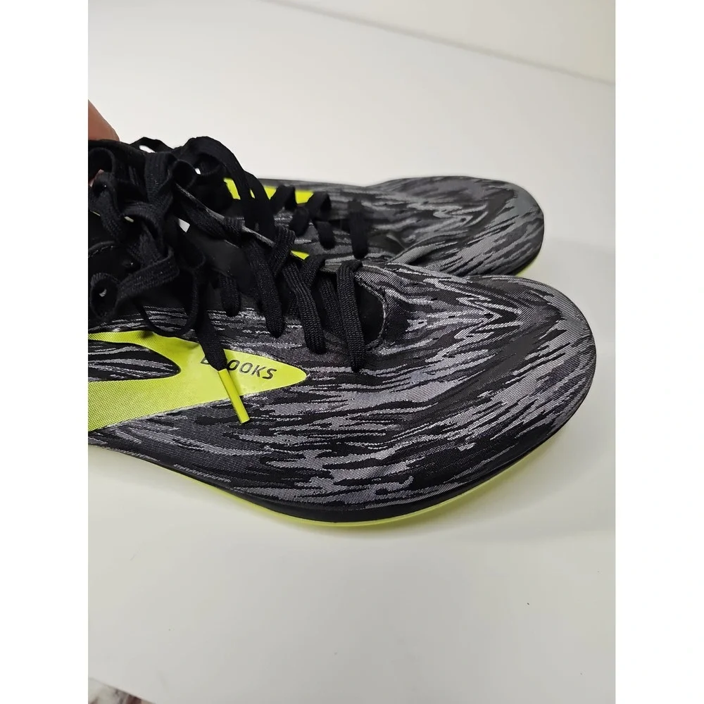 Brooks ELMN8 v5 Track Field Spike Shoes Mens 10.5 D Lightweight Sprint Distance